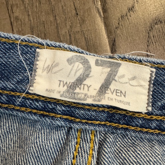 We The Free Distressed Ripped Frayed Hem Jeans Size 27 Light Wash Denim - Picture 7 of 13